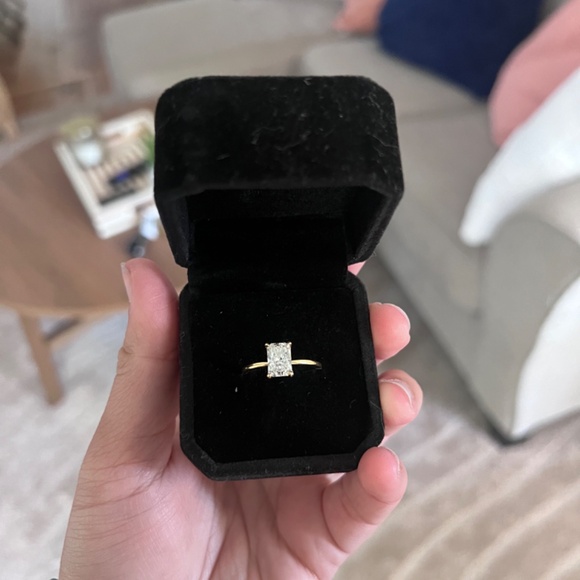 Radiant LAB engagement ring - Picture 9 of 11